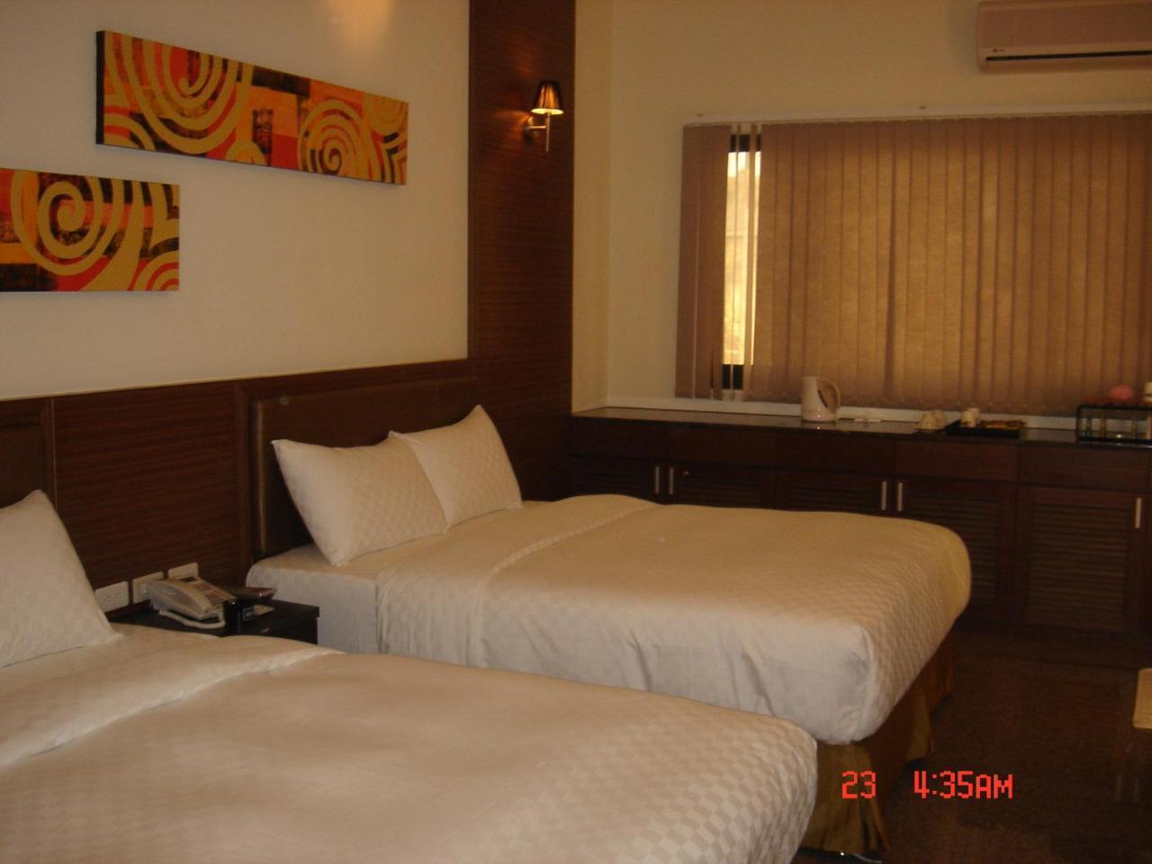 Hip Spa Motel Тайчжун Экстерьер фото